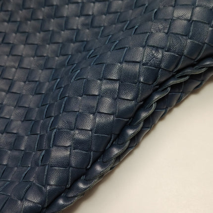 Bottega Veneta Veneta Hobo Maxi Navy Intrecciato Leather 51cm
