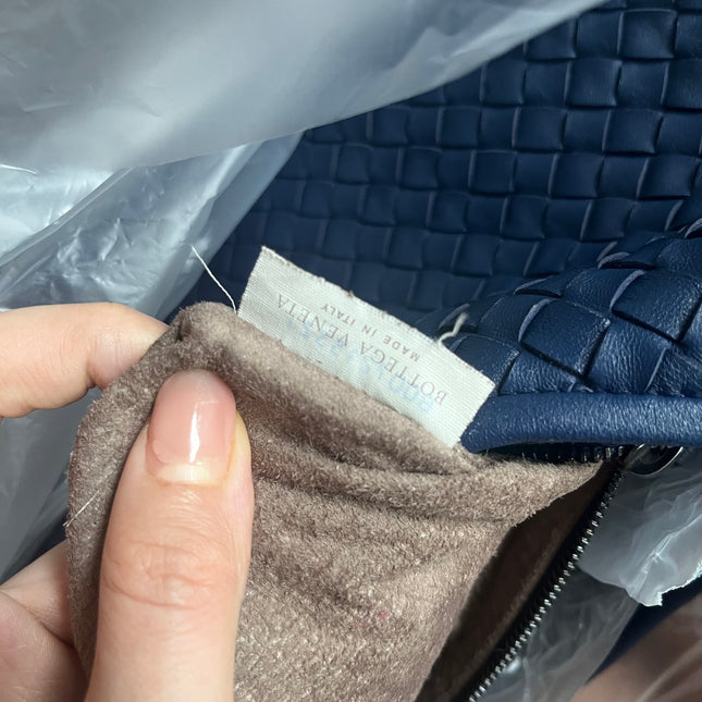 Bottega Veneta Veneta Hobo Medium Navy Intrecciato Leather Bag 40cm