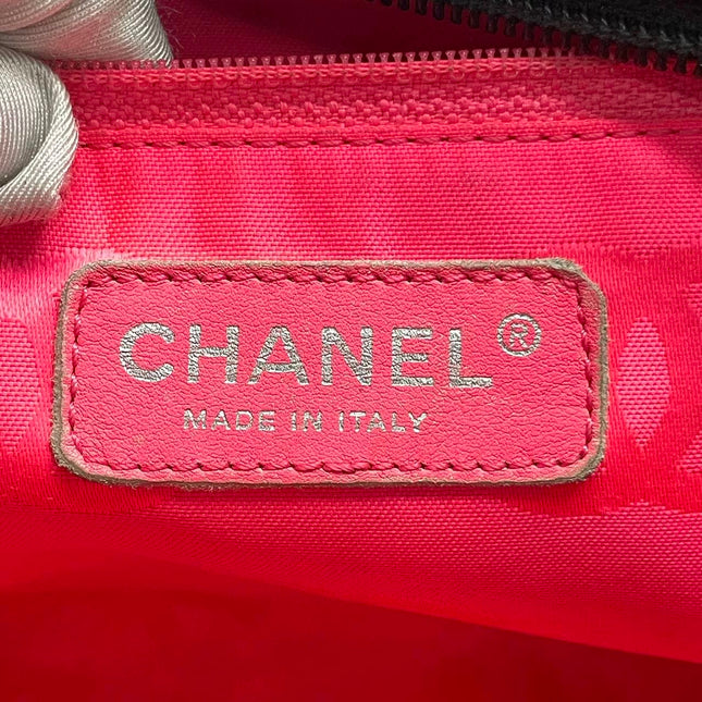 Sac Reporter Chanel Cambon multi-poches, taille moyenne, en cuir de veau noir avec CC noir