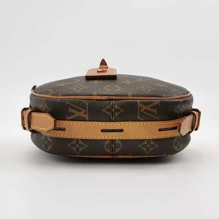 Louis Vuitton Boîte Chapeau Souple Leather MM Crossbody Bag