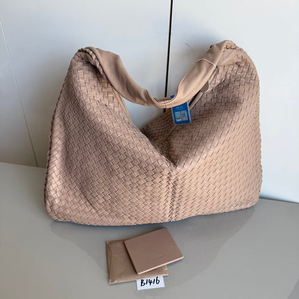 Bottega Veneta Veneta Hobo Maxi Almond Beige Intrecciato Leather Bag 51cm