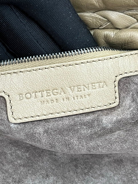 Bottega Veneta Veneta Hobo Maxi Dark Beige Leather 52cm