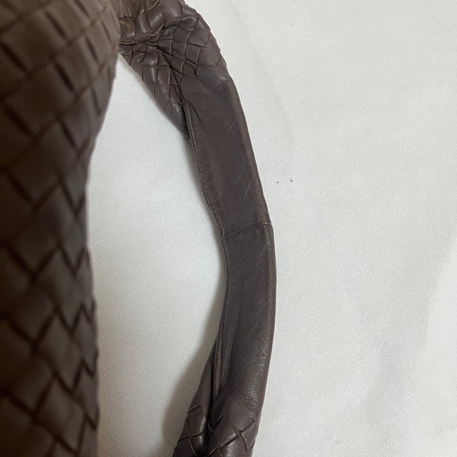 Bottega Veneta Veneta Hobo Intrecciato Chocolate Brown Medium Lambskin Leather 47cm