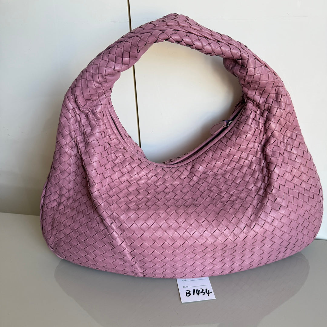 Bottega Veneta Veneta Hobo Medium Bubblegum Pink Intrecciato Leather Bag 48cm-Luxbags