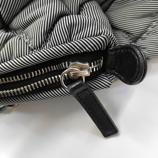 Sac à rabat matelassé à rayures Chanel Bubble Chain, cabas rouge/blanc