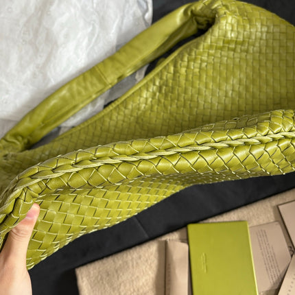 Bottega Veneta Veneta Hobo Maxi Avocado Green Intrecciato Leather Bag 50cm