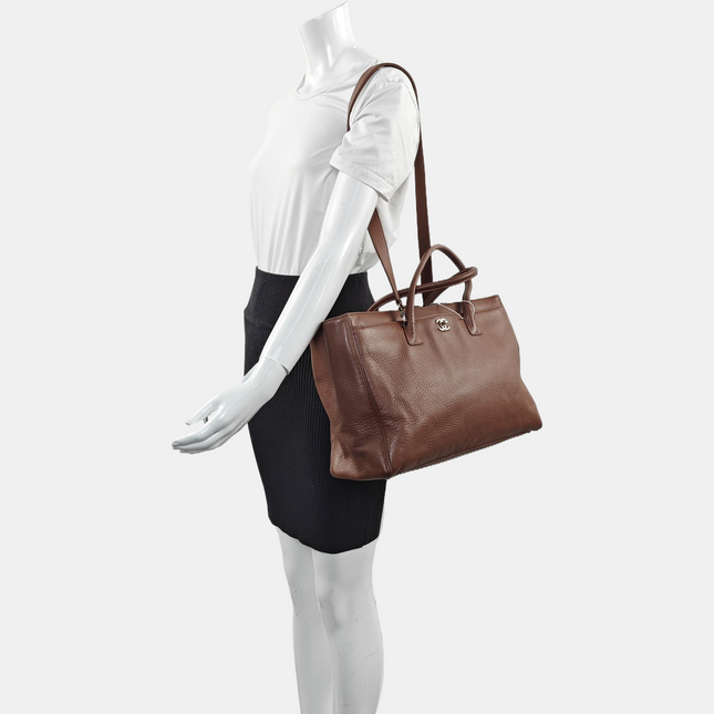 Chanel Cerf Executive Latte Dusty Pink Caviar Leather Handbag Silver Hardware With Strap