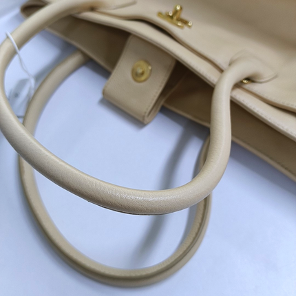Chanel Cerf Executive Medium Beige Leather Handbag with Strap 35cm