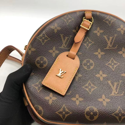 Louis Vuitton Boîte Chapeau Souple Leather MM Crossbody Bag