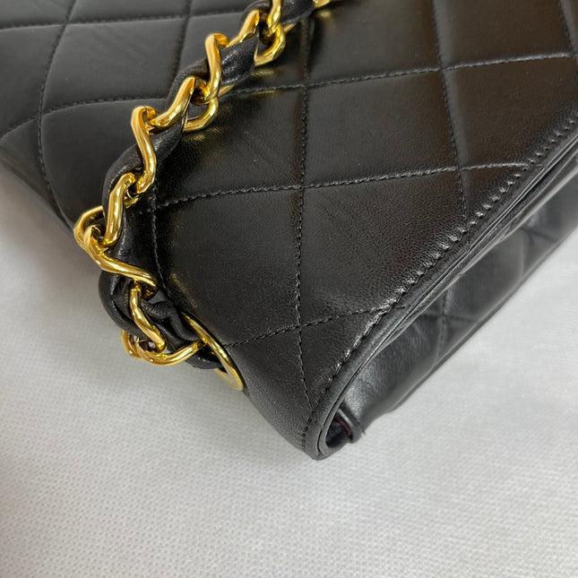 Chanel Vintage Flap Bag Medium Black Lambskin Leather Mega CC Gold Hardwarei