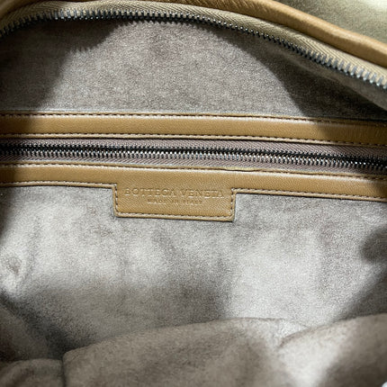 Sold Bottega Veneta Belly Hobo Intrecciato Lambskin Leather Camel Beige Large 50cm