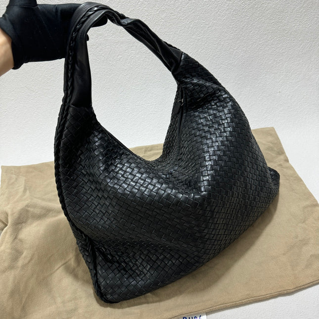 Sold Bottega Veneta Veneta Hobo Large Black 50-53cm Lambskin Leather