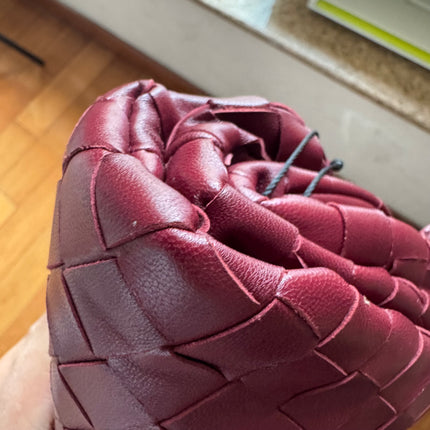 Bottega Veneta Pouch Mini Intrecciato Burgundy Lambskin Leather Crossbody Bag