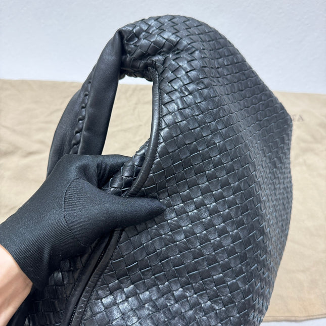 Sold Bottega Veneta Veneta Hobo Large Black 50-53cm Lambskin Leather