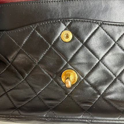 Chanel Classic Flap Vintage Medium Black Lambskin Leather 24k Gold Hardware 1994-1996