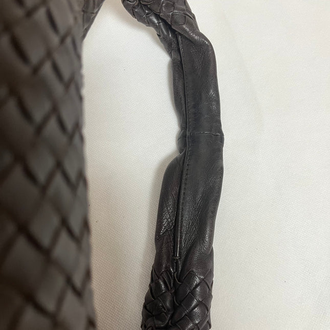 Bottega Veneta Veneta Hobo Intrecciato Dark Chocolate Brown Medium Lambskin Leather 47cm