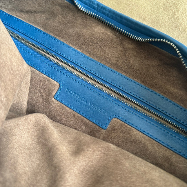 Sold Bottega Veneta Veneta Hobo Medium Blue Intrecciato Leather Bag 47cm