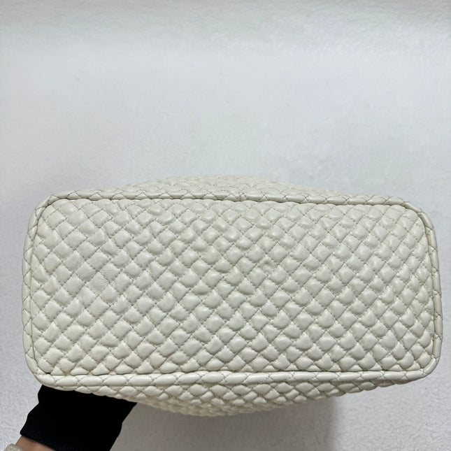 Bottega Veneta Sloane Padded Shoulder Bag White Small 25cm