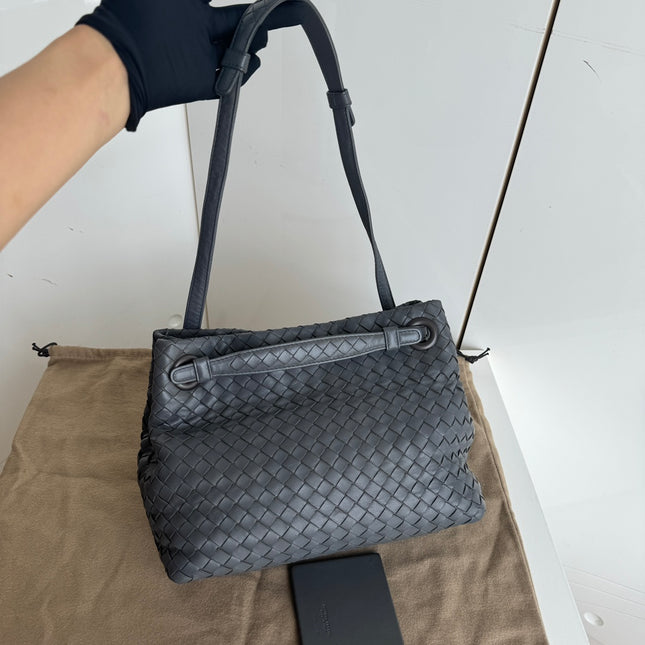 Sold Bottega Veneta Garda Shoulder Bag Intrecciato Nappa Leather Grey Small 25cm