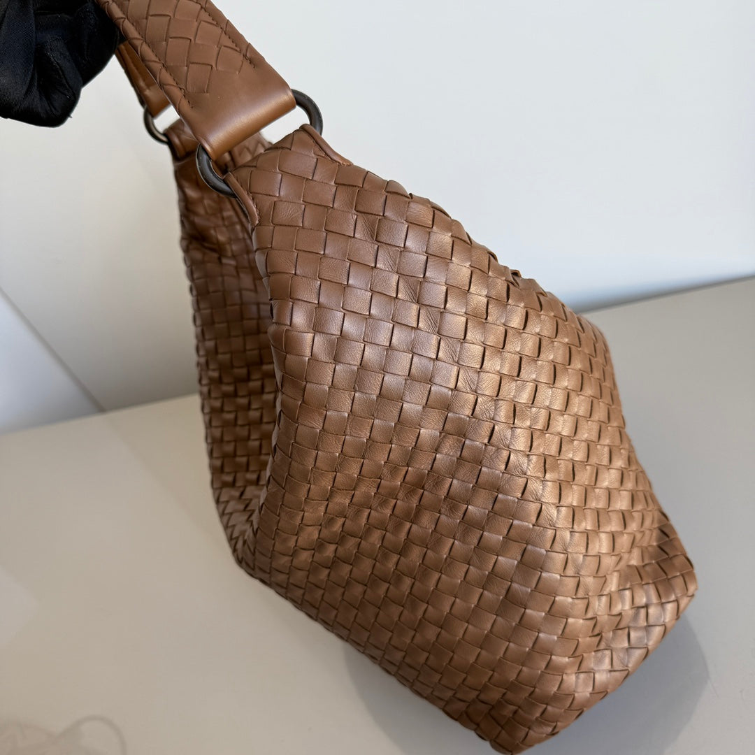 Bottega Veneta New Sloane Shoulder Bag Milk Chocolate Brown Medium 30cm