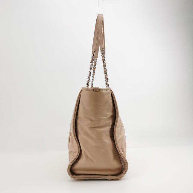 Chanel Deauville Tote Medium Pink Leather Leather Chain Straps