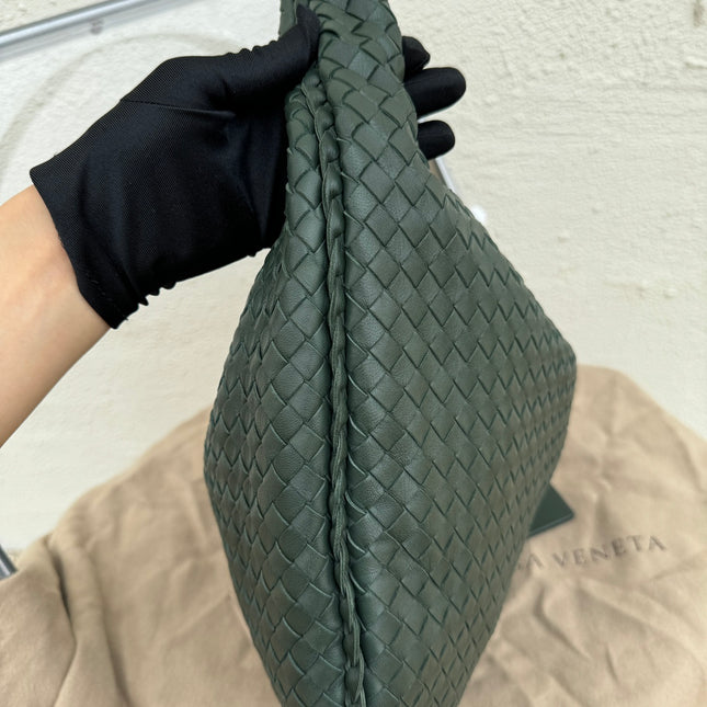 Sold Bottega Veneta Veneta Hobo Large Dark Green 47cm Lambskin Leather