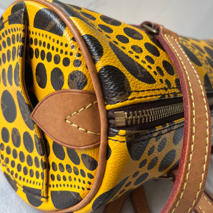 Sac à main Louis Vuitton x Kusama Papillon 28 à pois jaunes