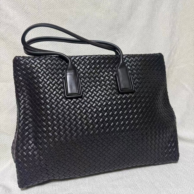 Bottega Veneta XXL Snap Tote Black Intrecciato Leather With Pouch-Luxbags