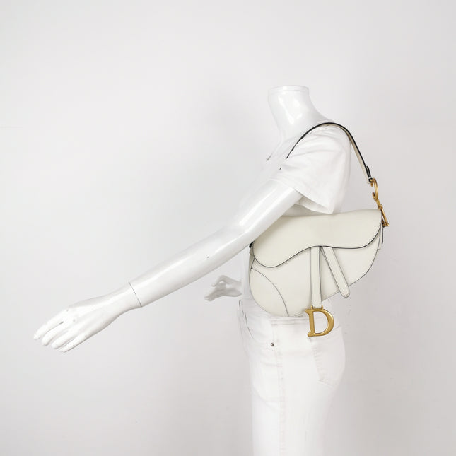 Dior Saddle Medium 2021 White Grained Leather Handbag
