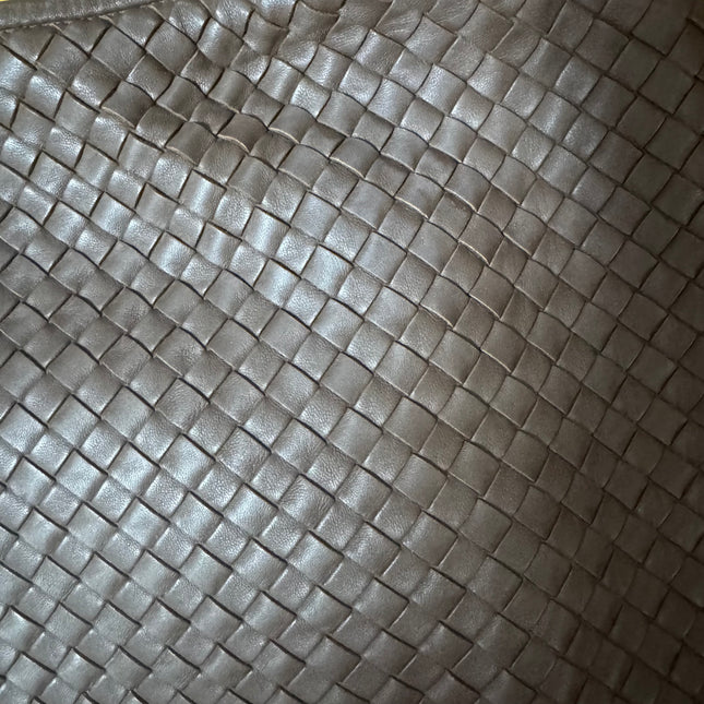 Bottega Veneta Veneta Hobo Intrecciato Chocolate Brown Medium Lambskin Leather 47cm