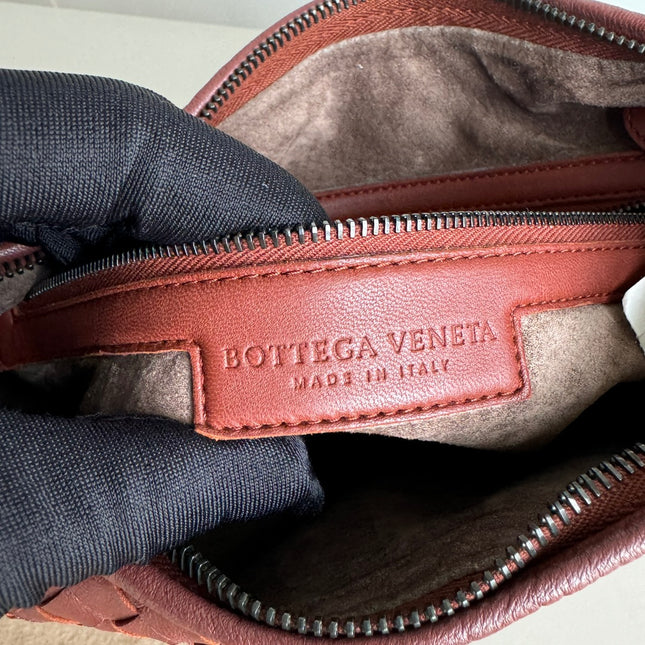 Bottega Veneta Veneta Hobo Leather Medium Burgundy Brick Red 40cm