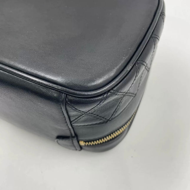 Chanel Vanity Case 1991-1994 Calfksin Leather Black Zip Opening Makeup Bag