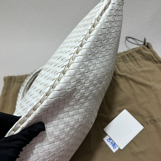 Sold Bottega Veneta Hobo Bag Large Leather Chalk White 51cm