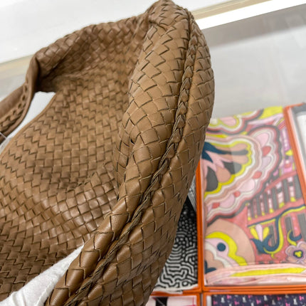 Bottega Veneta Belly Hobo Milk Chocolate Brown Maxi 50cm Intrecciato Leather