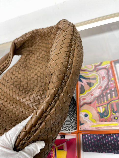 Bottega Veneta Belly Hobo Milk Chocolate Brown Maxi 50cm Intrecciato Leather