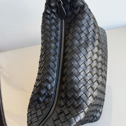 Sold Bottega Veneta Sloane Shoulder Bag Black Small 25cm
