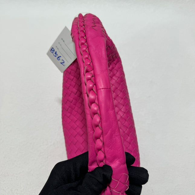 Bottega Veneta Veneta Hobo Medium Fuchsia Intrecciato Leather Bag 40cm