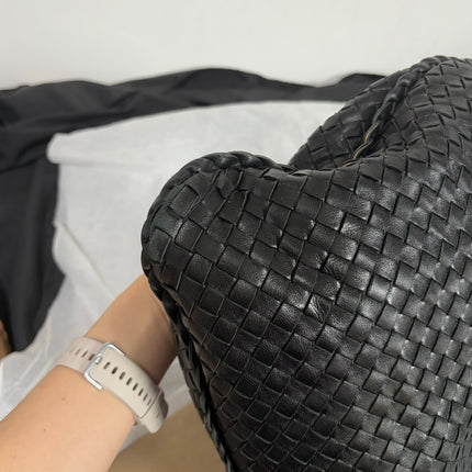 Bottega Veneta Veneta Intrecciato Hobo Bag Large Black Lambskin leather 48cm