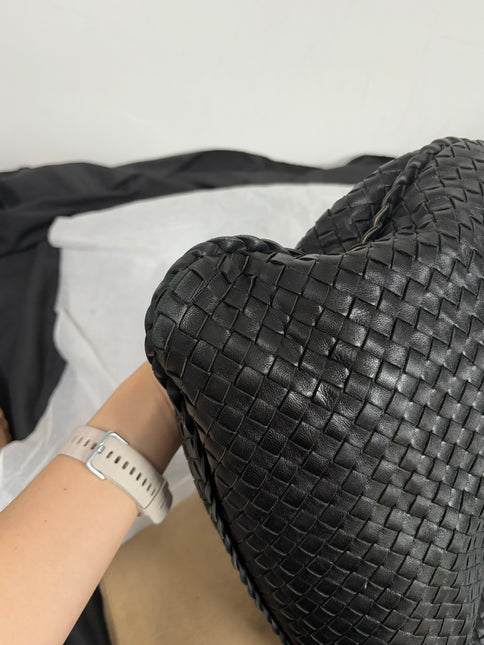 Bottega Veneta Veneta Intrecciato Hobo Bag Large Black Lambskin leather 48cm