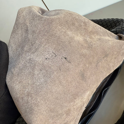 Bottega Veneta Veneta Intrecciato Hobo Bag Medium Black Leather 47cm