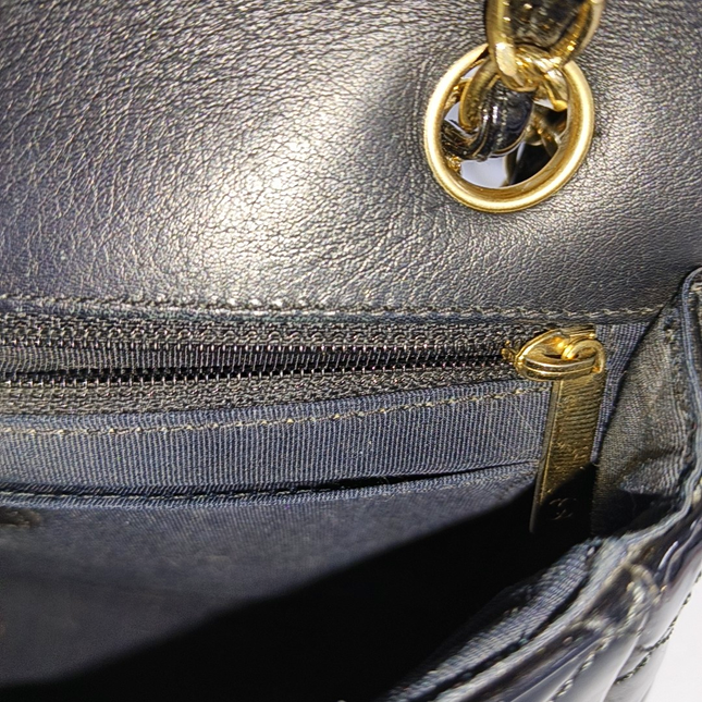 Chanel Classic Flap Medium Black Patent Leather Gold HW Seasonal Chain