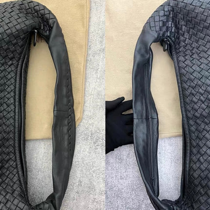 Bottega Veneta Veneta Hobo Maxi Black Leather 52-54cm