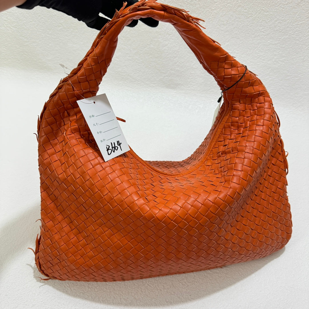 Bottega Veneta Veneta Hobo Medium Orange with Fringe Edges Intrecciato Leather Bag 47cm