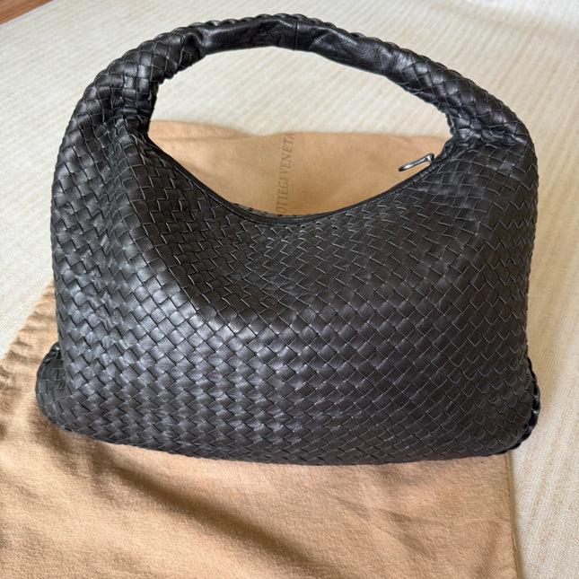 Bottega Veneta Veneta Intrecciato Hobo Bag Medium Black Leather 47cm