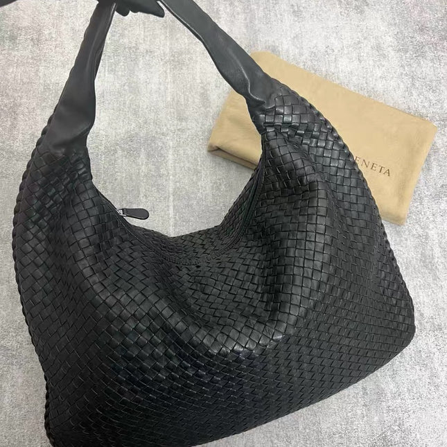 Bottega Veneta Veneta Hobo Maxi Black Leather 52-54cm