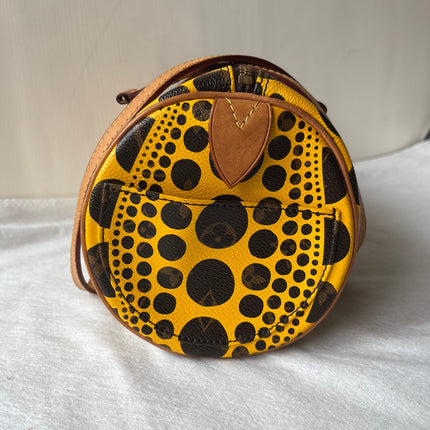 Sac à main Louis Vuitton x Kusama Papillon 28 à pois jaunes