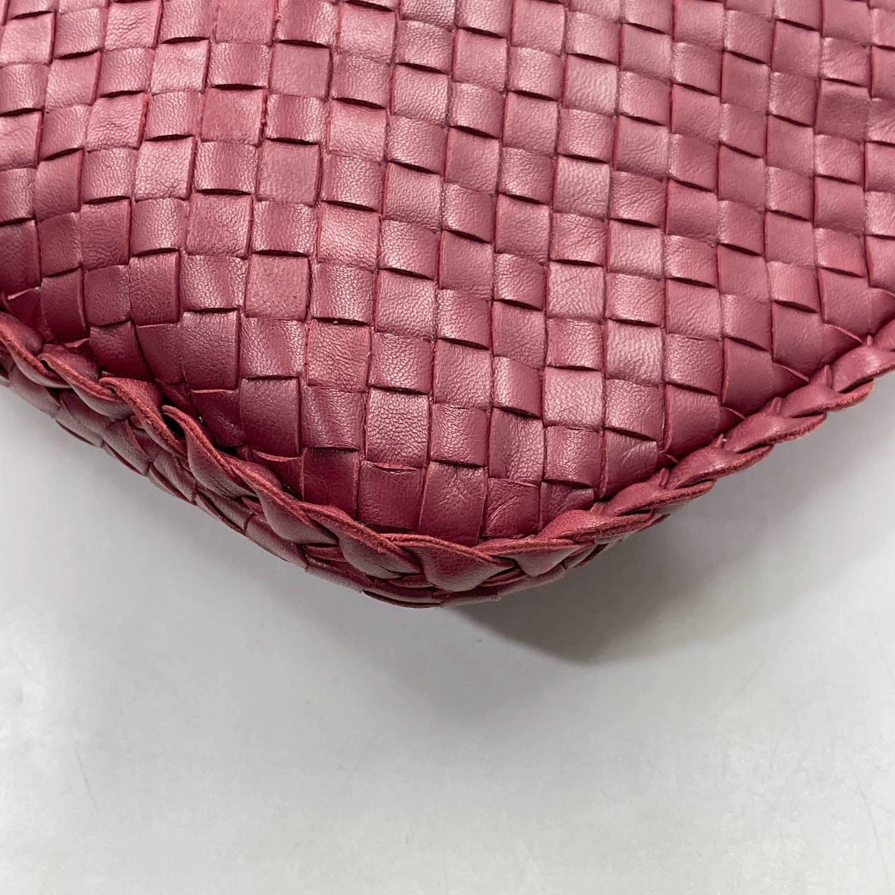 Sold Bottega Veneta Intrecciato Hobo Bag Medium Burgundy Lambskin leather