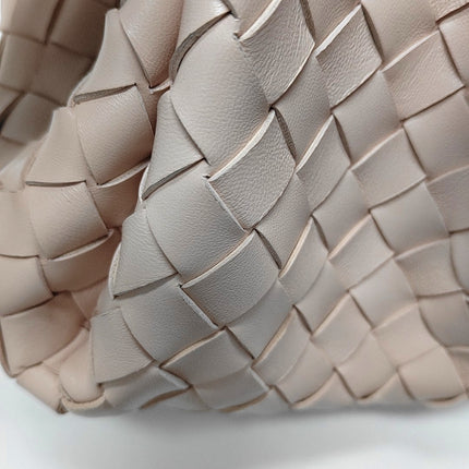 Bottega Veneta Parachute Small Intrecciato Pink Leather with Strap 20cm