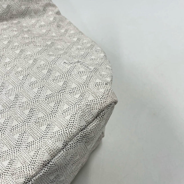 Sold Goyard Saint Louis PM Tote Medium White
