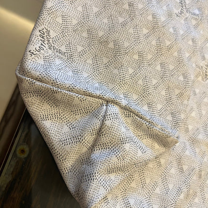 Sold Goyard Saint Louis PM Tote Medium White